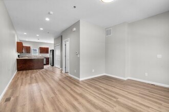 Cedar River Bluffs Townhomes in Cedar Rapids, IA - Foto de edificio - Building Photo