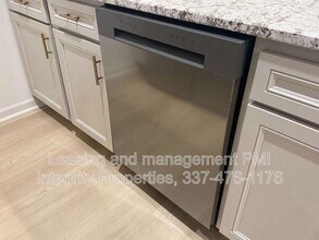 101 Foster Grove Drive in Youngsville, LA - Building Photo - Building Photo