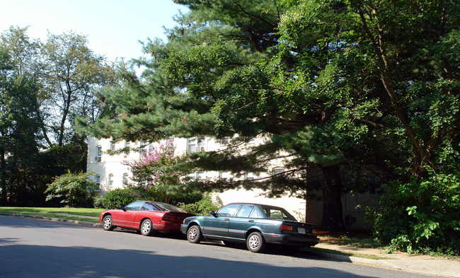 1210 N Kensington St in Arlington, VA - Building Photo - Building Photo