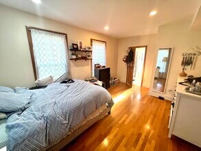 49 Pearl St in Newton, MA - Building Photo - Building Photo