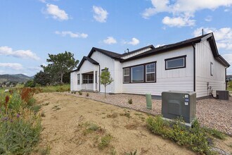 6690 S Lewis Way in Littleton, CO - Building Photo - Building Photo