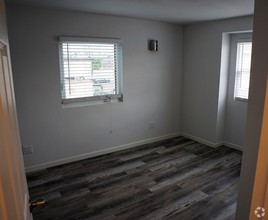 4827 Saturn St in Los Angeles, CA - Building Photo - Interior Photo