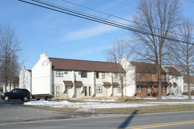 Century Village Apartments in Lewisburg, PA - Foto de edificio - Building Photo