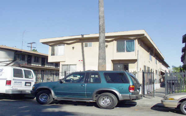 721 W 81st St in Los Angeles, CA - Building Photo