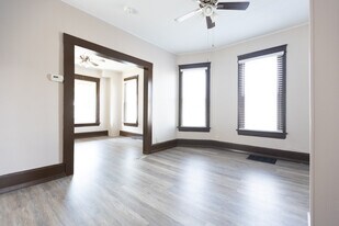 1001 4th Ave in Moline, IL - Building Photo