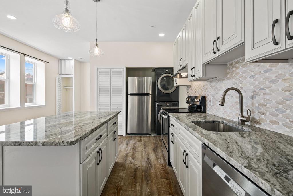 301 South St in Philadelphia, PA - Building Photo