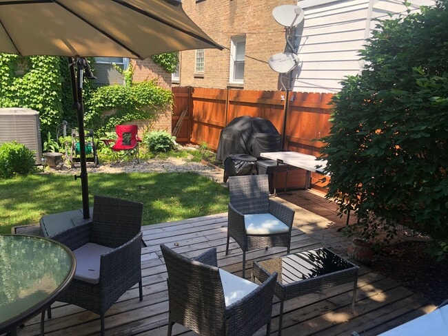 2717 W Rascher Ave, Unit 1 in Chicago, IL - Building Photo - Building Photo