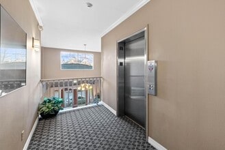 111 S Monroe St, Unit B206 in Denver, CO - Building Photo - Building Photo