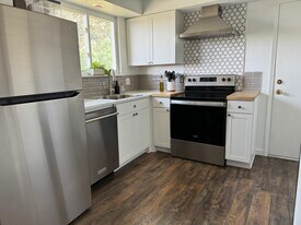 2122 Colonial Ln, Unit Upstairs in Pocatello, ID - Building Photo