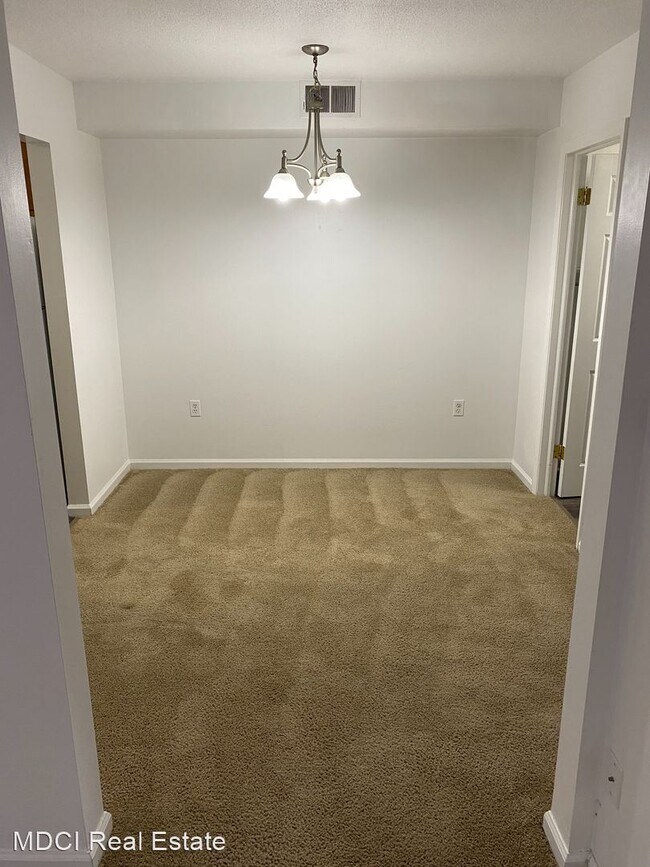 2119 Electric Rd in Cave Spring, VA - Building Photo - Building Photo