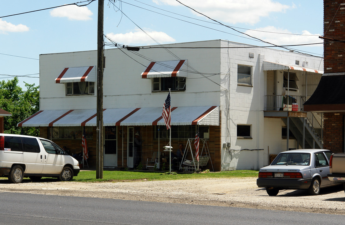 931 Roosevelt Blvd in Red House, WV - Building Photo