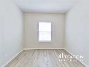 13551 Paxton Blvd in Saint Hedwig, TX - Building Photo - Building Photo