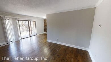 Plaza 44 in Kansas City, MO - Building Photo - Building Photo