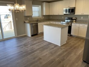 709 Poplar Cir in Belton, MO - Building Photo - Building Photo