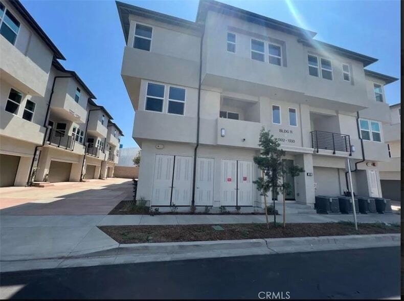 1306 W Cara Dr, Unit G-G203 in Anaheim, CA - Building Photo