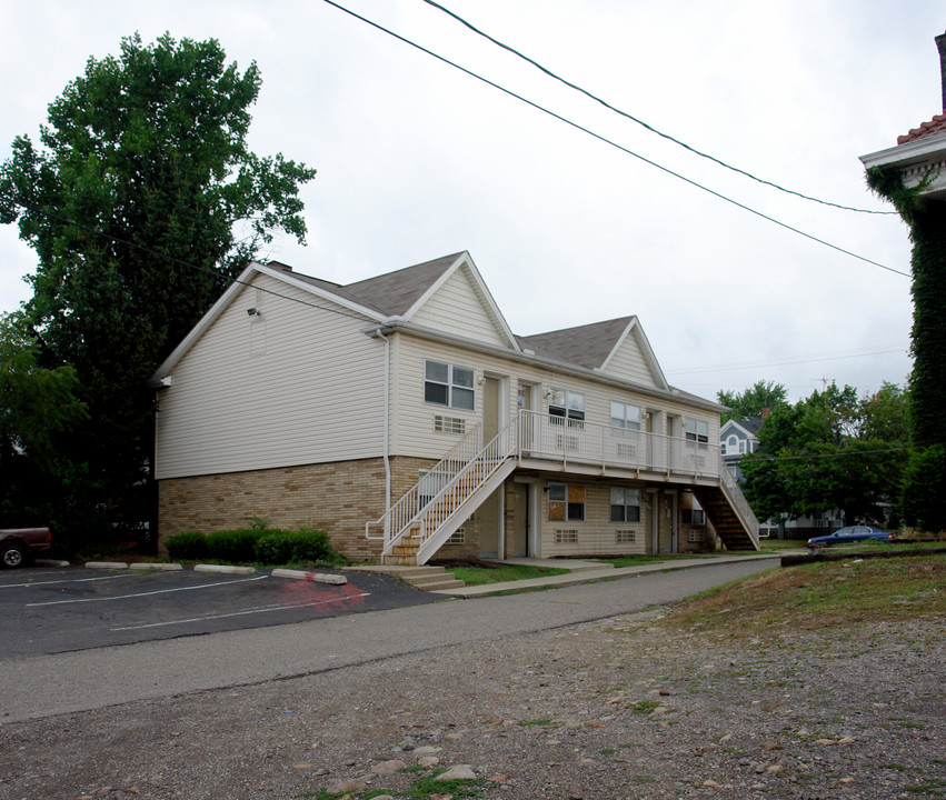 802 12th St NW in Canton, OH - Building Photo