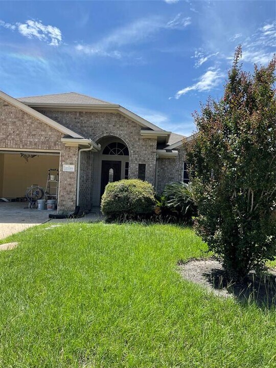 21119 N Basildon Ct in Houston, TX - Building Photo