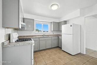 5520 Edinburg Dr in El Paso, TX - Building Photo - Building Photo