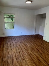 2032 Vista Del Mar Ave in Los Angeles, CA - Foto de edificio - Building Photo