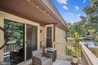 8505 Barrington Ct in Springfield, VA - Building Photo - Building Photo