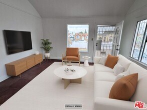 540 W 107th St in Los Angeles, CA - Building Photo - Building Photo