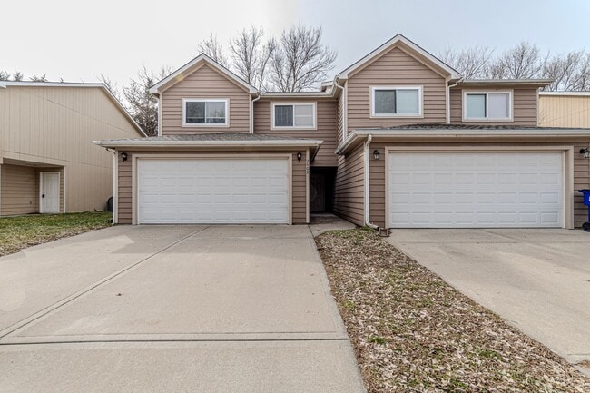 2409 Deerfield Blvd in Junction City, KS - Building Photo - Building Photo