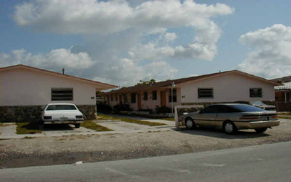 87-95 W 26th St in Hialeah, FL - Building Photo - Building Photo