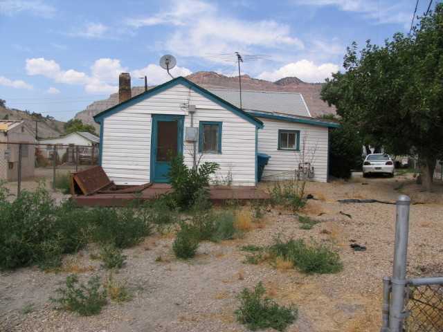 6 Birch St in Helper, UT - Building Photo