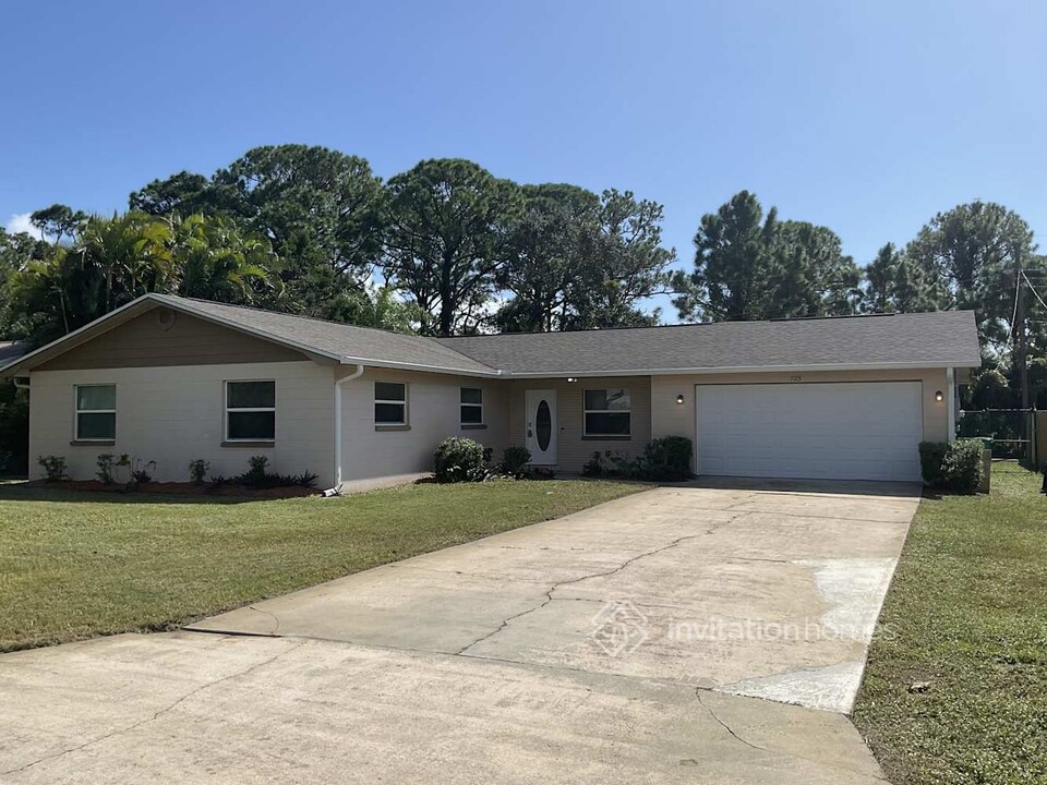 325 Marlin Dr in Merritt Island, FL - Building Photo