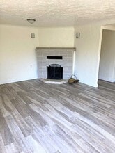 4913 Front St in Shasta Lake, CA - Building Photo - Building Photo