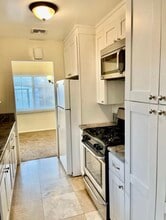 8157 Yarmouth Ave in Reseda, CA - Building Photo - Building Photo