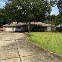 1482 Cat-Mar Rd in Niceville, FL - Building Photo