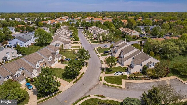 2403 Doral Dr in Gloucester Township, NJ - Foto de edificio - Building Photo