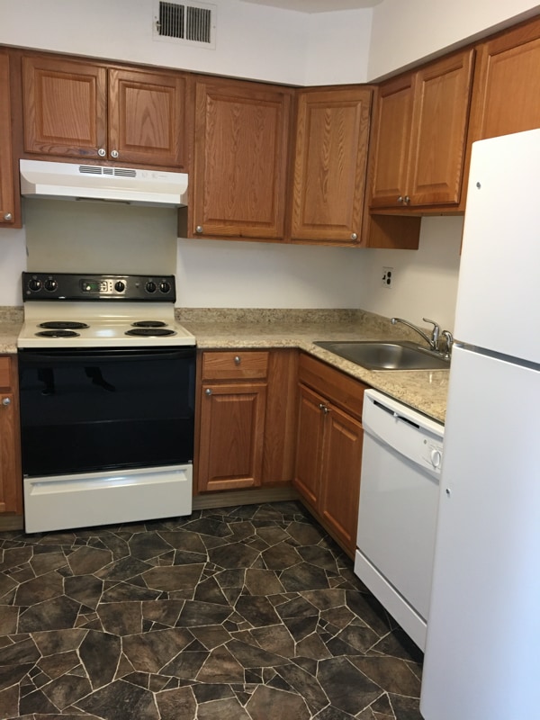 206 Country Cir in Morton, PA - Building Photo - Building Photo