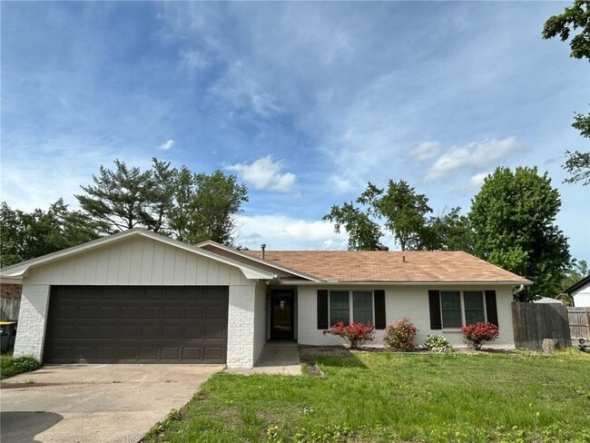property at 3005 W Beechwood Dr