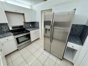 2495 SW 82nd Ave, Unit 205 in Davie, FL - Building Photo - Building Photo