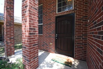 11215 Overland Trail Dr in Richmond, TX - Foto de edificio - Building Photo