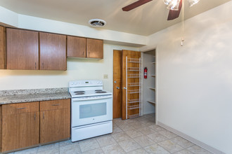 Wynwood Apartments in Mayfield Heights, OH - Building Photo - Interior Photo