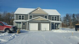 1109 Ballston Lake Rd in Ballston Lake, NY - Building Photo