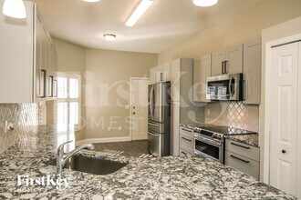 1913 Belhaven Dr in Orange Park, FL - Foto de edificio - Building Photo