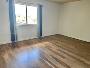 57 SE 3rd Ave in Hallandale Beach, FL - Building Photo - Building Photo