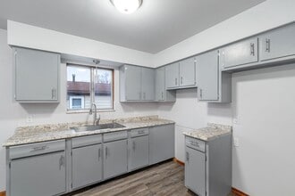 2156 6th St NE in Canton, OH - Building Photo - Building Photo