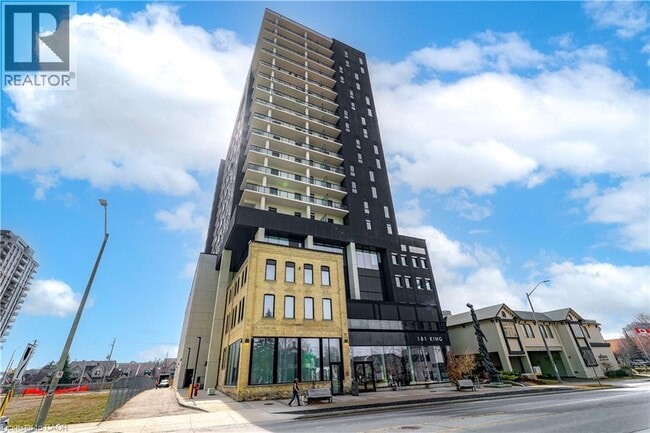 181 King St S in Waterloo, ON - Building Photo - Building Photo