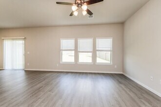540 Dalloway St in Montgomery, TX - Building Photo - Building Photo
