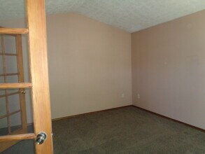 1742 SE Queenborough St in McMinnville, OR - Building Photo - Building Photo