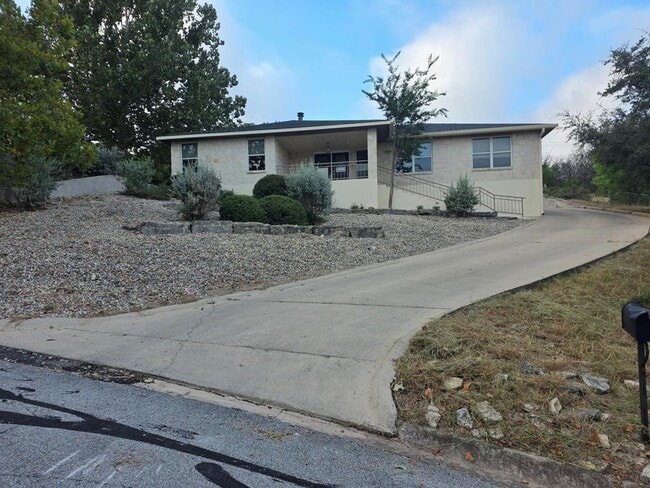 property at 1303 Malibu Dr