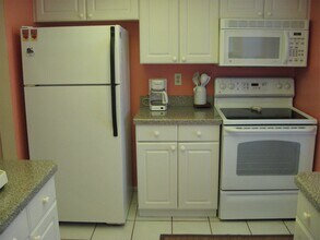 607 Fair Winds Dr in Nokomis, FL - Building Photo - Building Photo