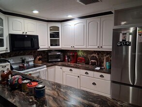 12213 Saddle Strap Row in Hudson, FL - Building Photo - Building Photo