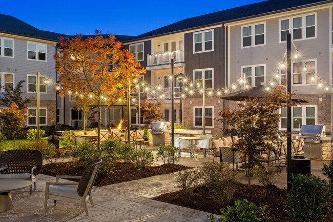 Chestnut Farm in Matthews, NC - Foto de edificio - Building Photo