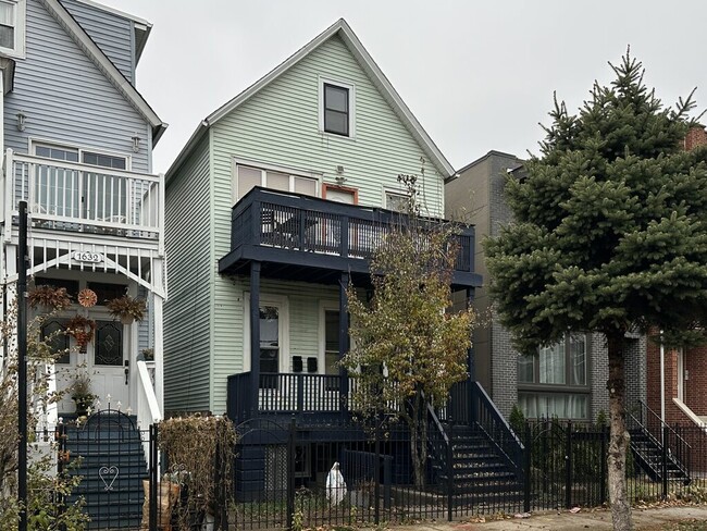 property at 1634 N Whipple St